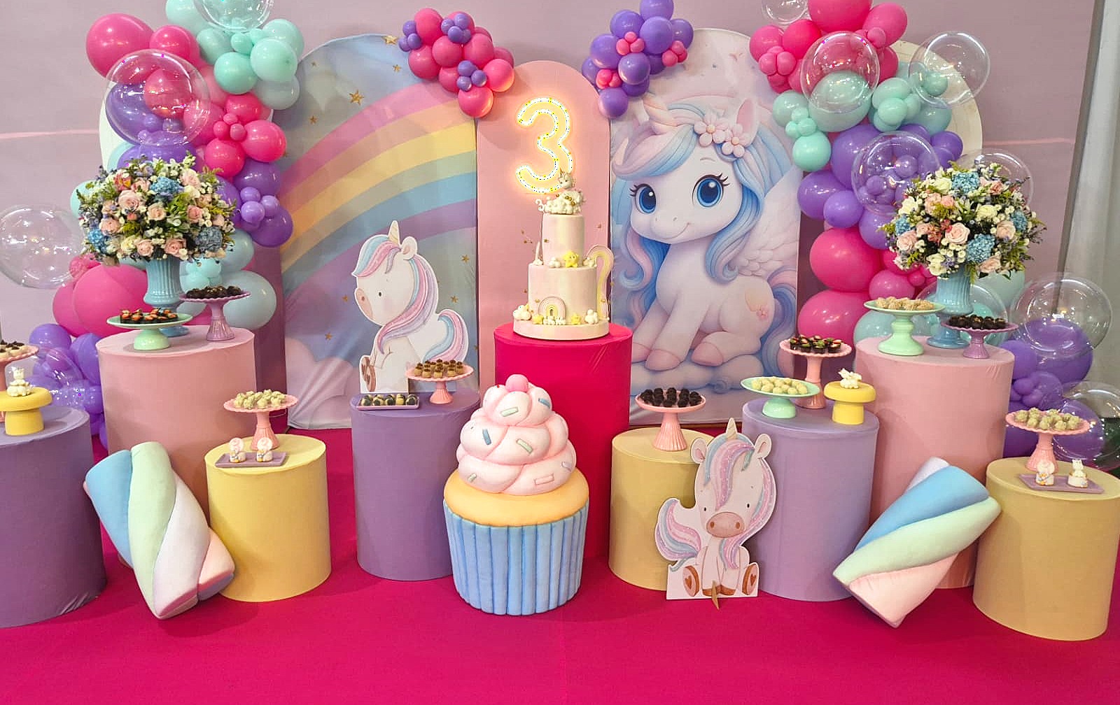 Decoração de festa infantil tema unicórnio no Le Jardins Evento